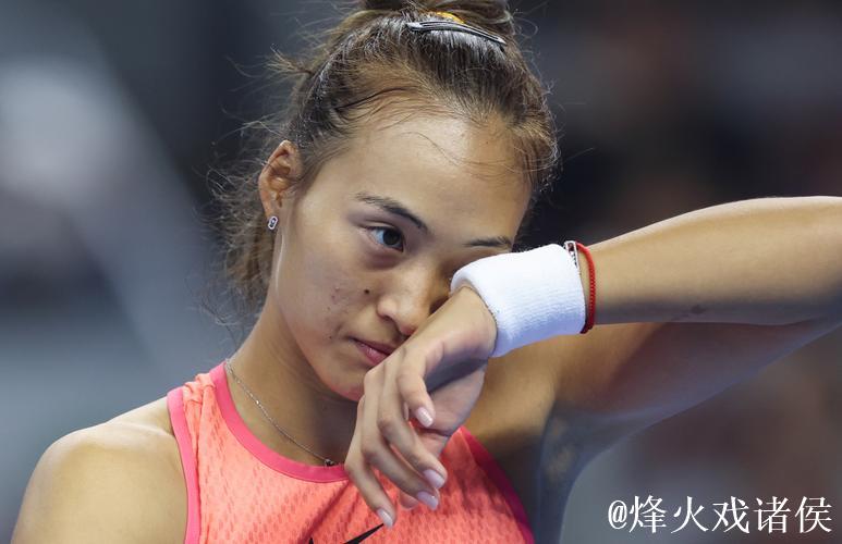 WTA总决赛郑钦文0-2萨巴伦卡 谢淑薇组合遭逆转 WTA总决赛郑钦文0-2萨巴伦卡 谢淑薇组合遭逆转